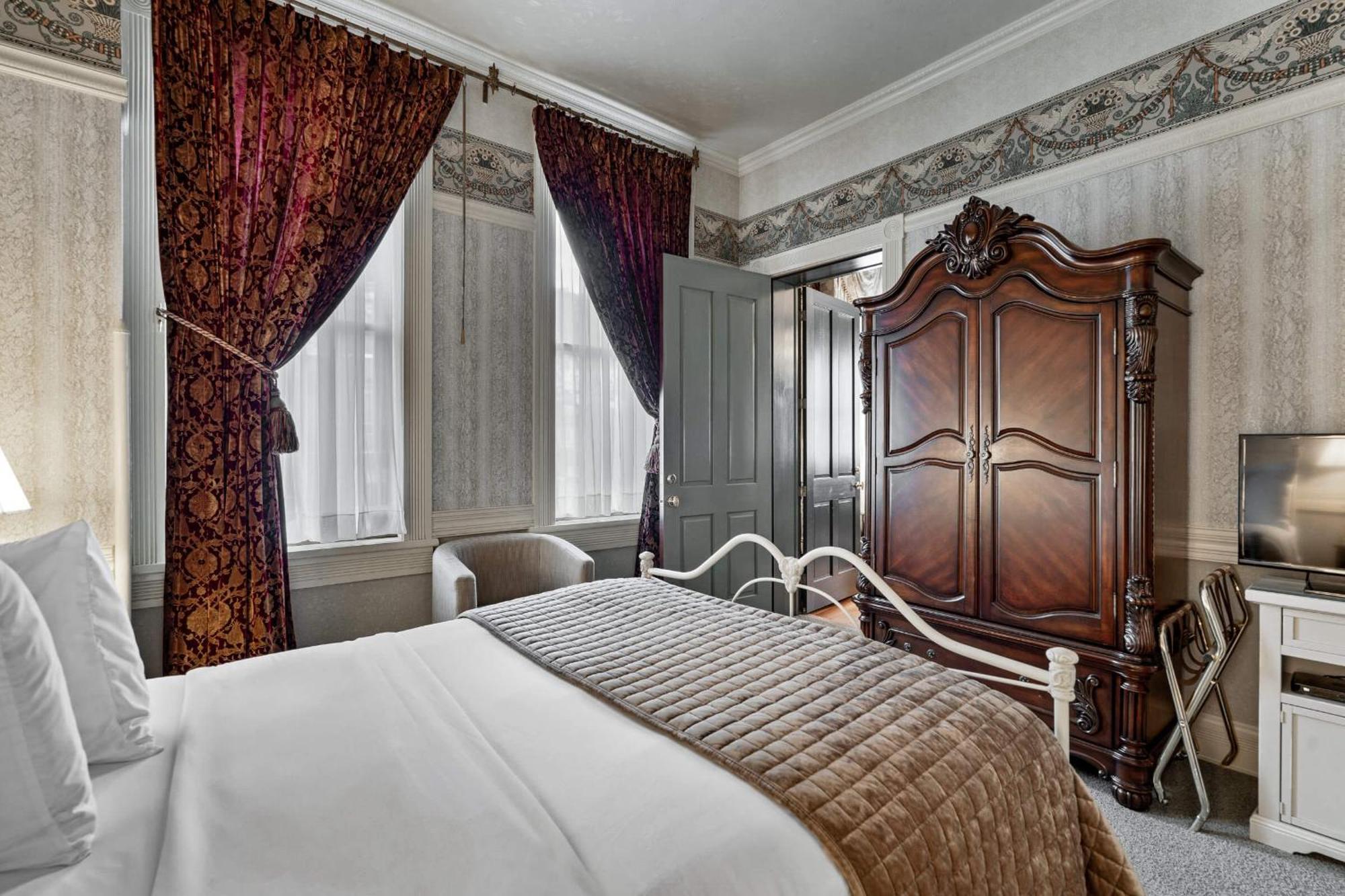 Beaumont Hotel And Spa - Adults Only Юрей Екстериор снимка
