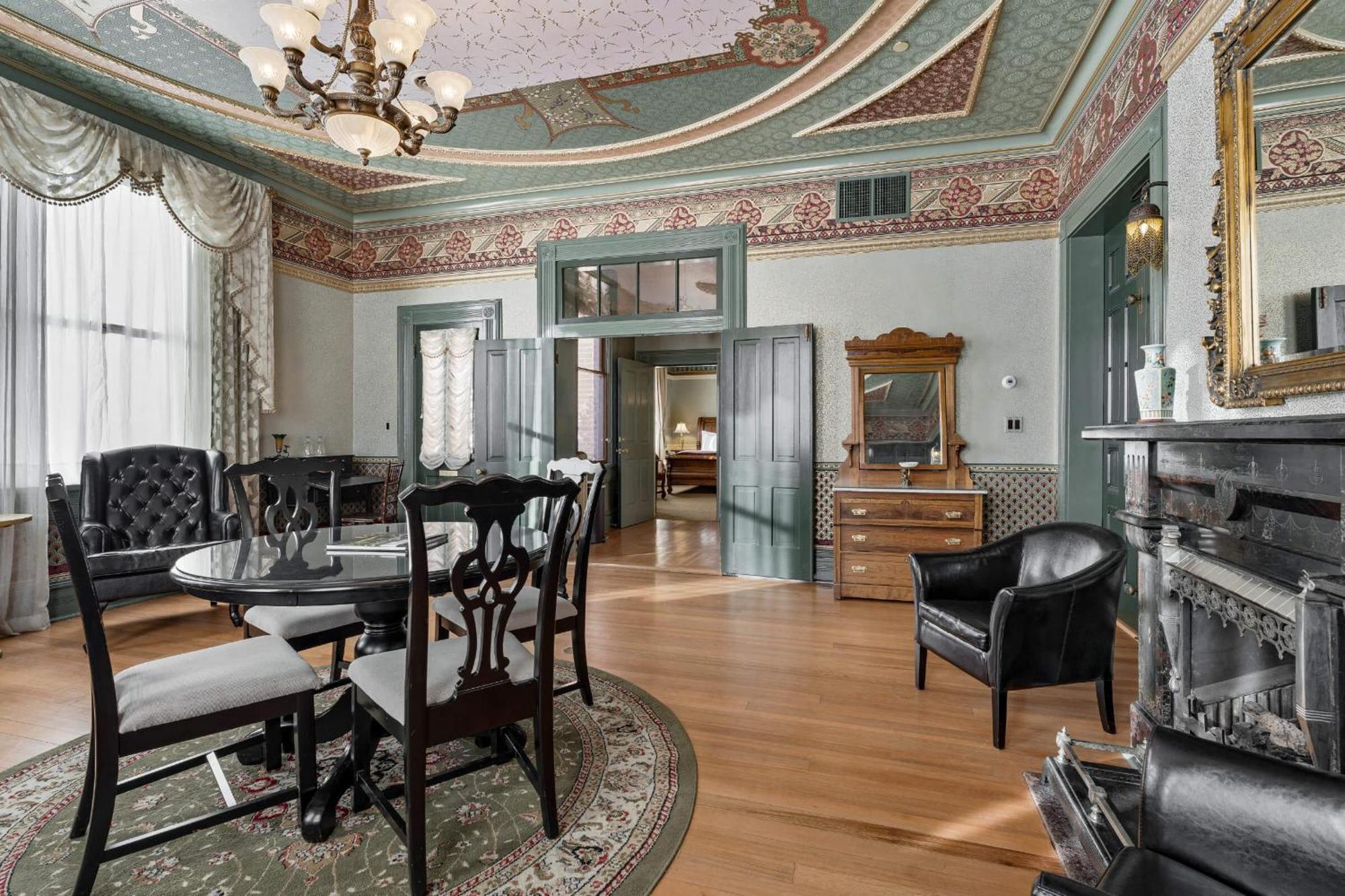 Beaumont Hotel And Spa - Adults Only Юрей Екстериор снимка